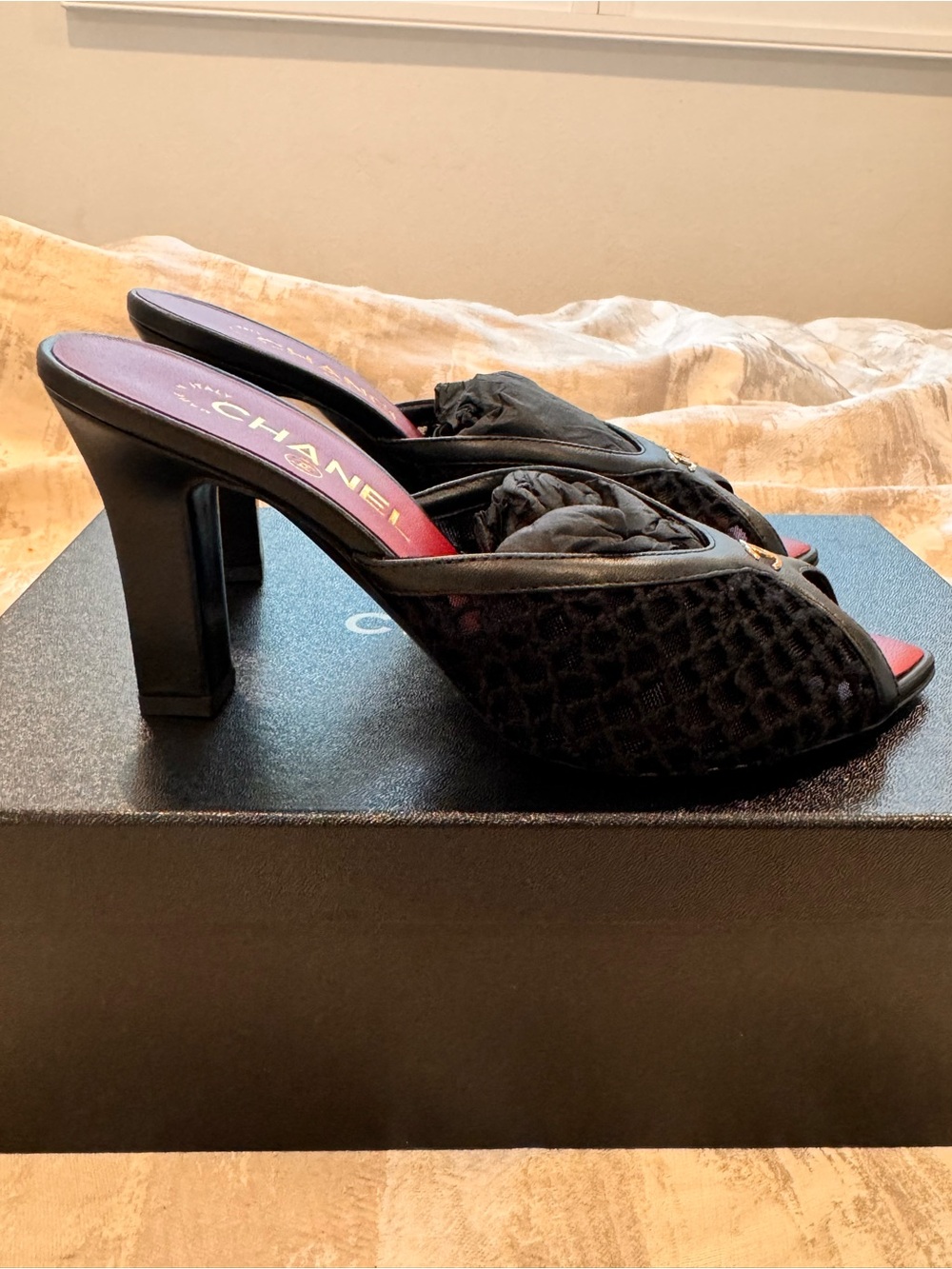 CHANEL Coco beach 37.5 Black Mesh Open-Toe Mule with Gold CC Accent NWT - Picture 7 of 9